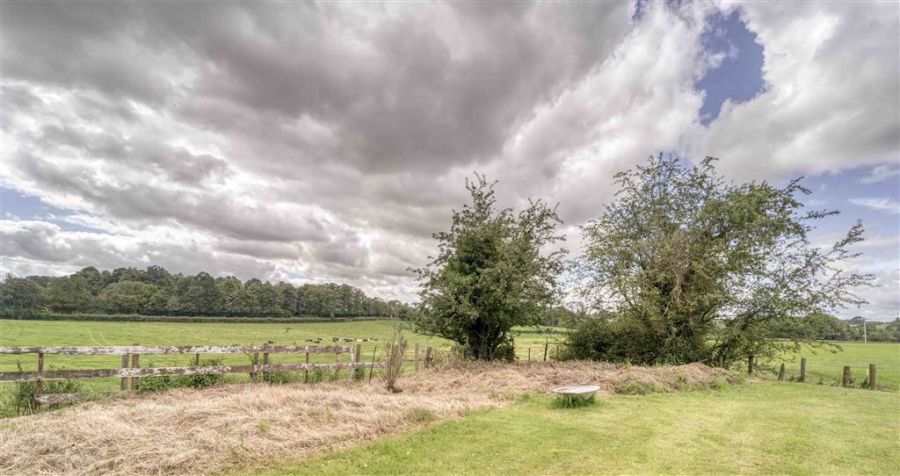 Larch Cottage, 16 Drumlin Road Larch Cottage, 16 Drumlin Road