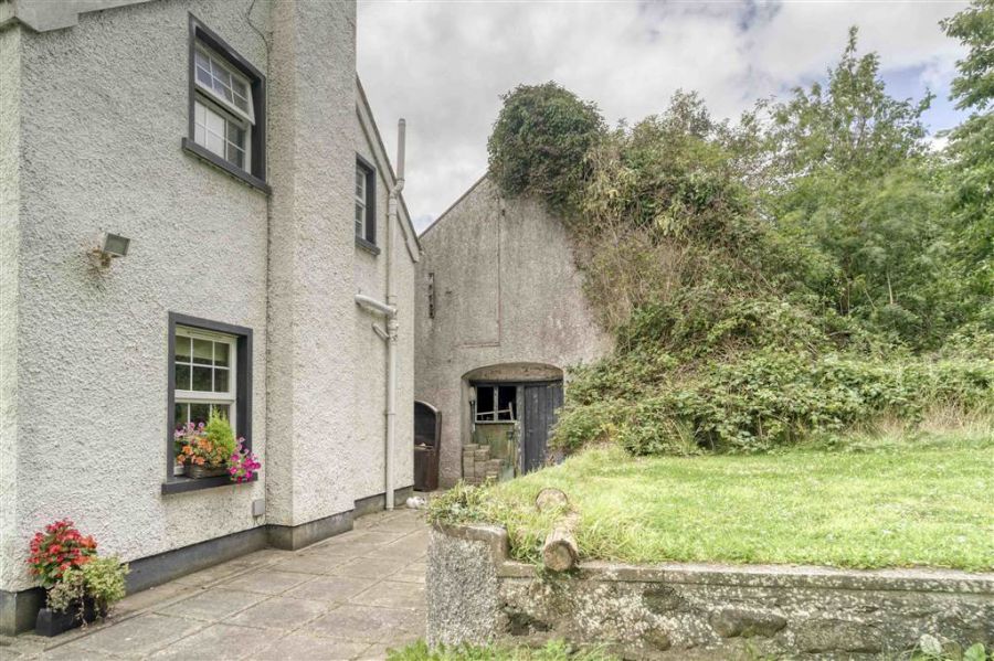 Larch Cottage, 16 Drumlin Road Larch Cottage, 16 Drumlin Road