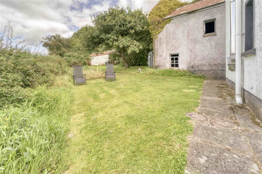 Larch Cottage, 16 Drumlin Road Larch Cottage, 16 Drumlin Road