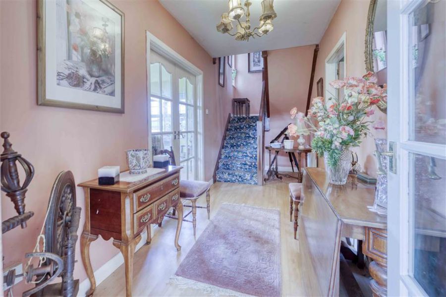 Larch Cottage, 16 Drumlin Road Larch Cottage, 16 Drumlin Road