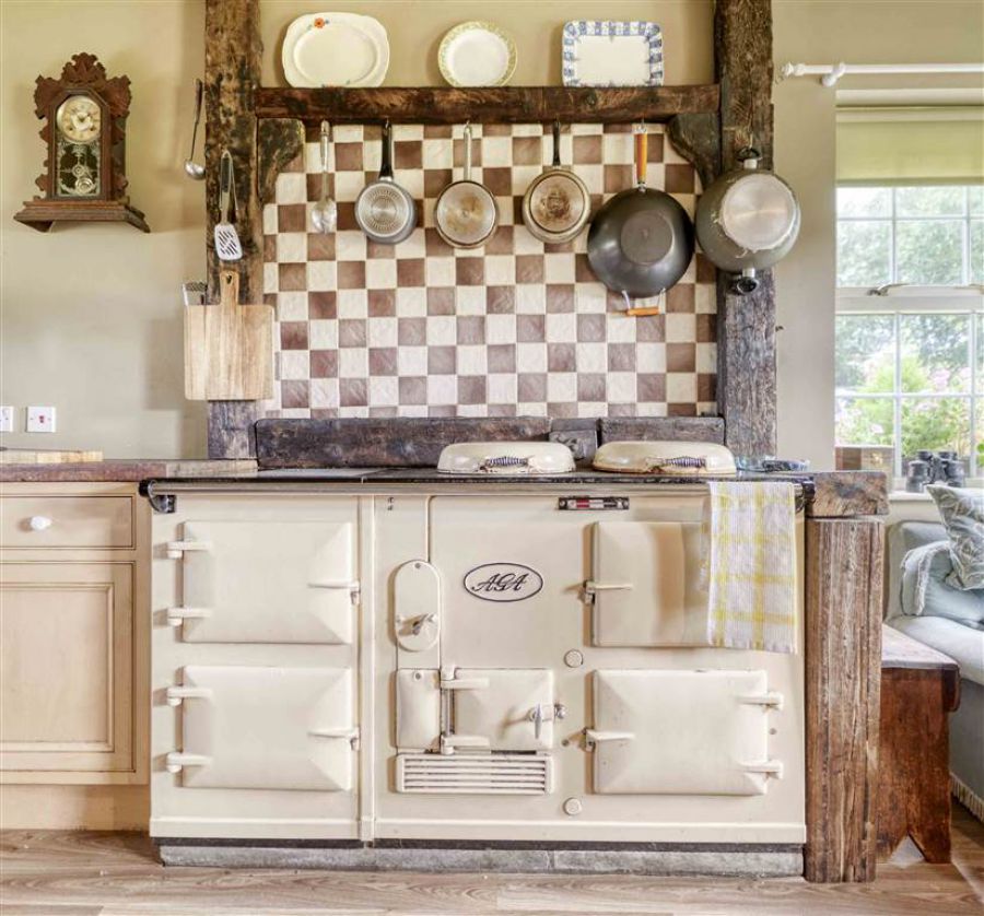 Larch Cottage, 16 Drumlin Road Larch Cottage, 16 Drumlin Road