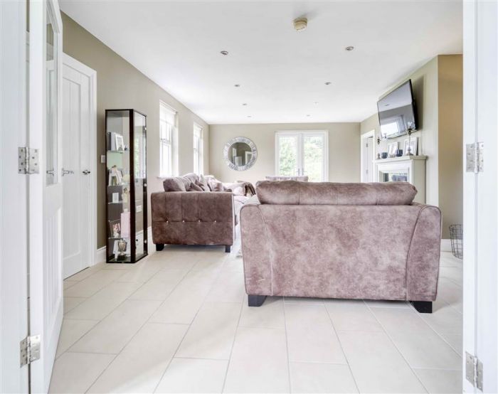 12b Rock Lane