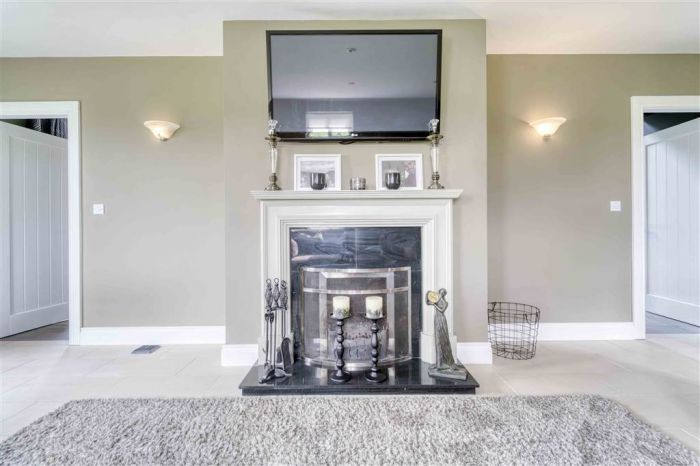 12b Rock Lane