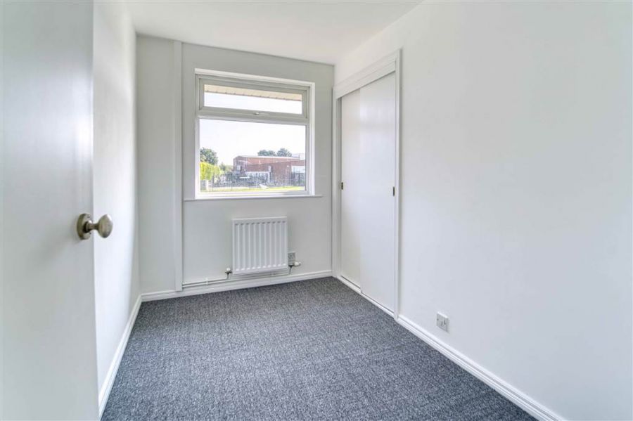 * CASH OFFERS ONLY *, 10a Ashbury Avenue
