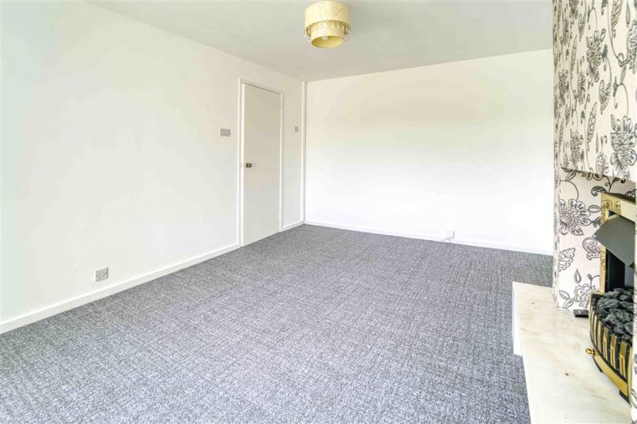 * CASH OFFERS ONLY *, 10a Ashbury Avenue