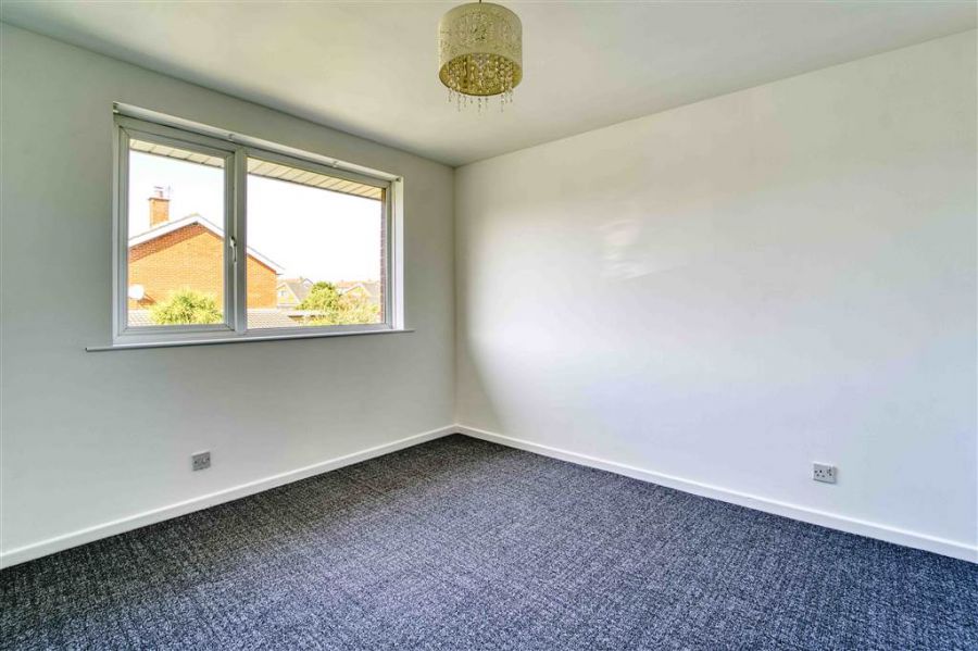 * CASH OFFERS ONLY *, 10a Ashbury Avenue