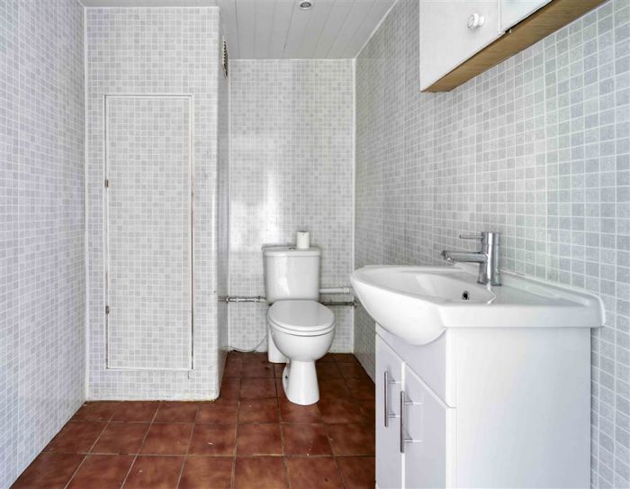 CASH OFFERS ONLY , 54 Benson Street