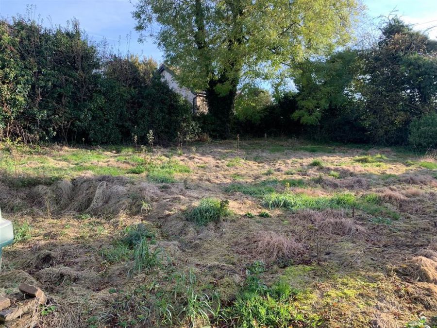 Detached House Needing Renovation Along With Two Adjoining Building Sites With Detailed Planning Per