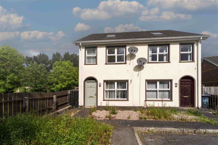 41 Demense Grove, moira, BT67 0DS