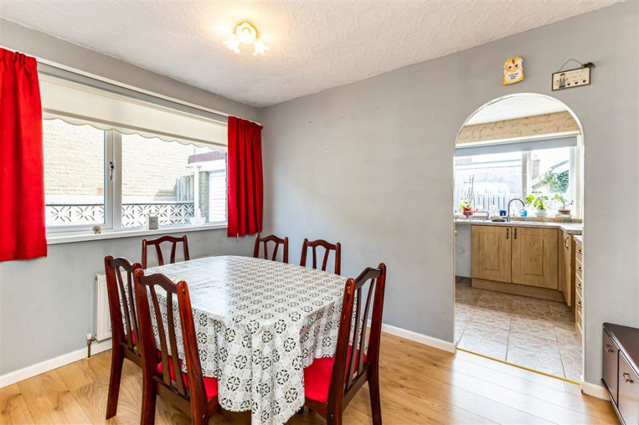 2 Monaville Close