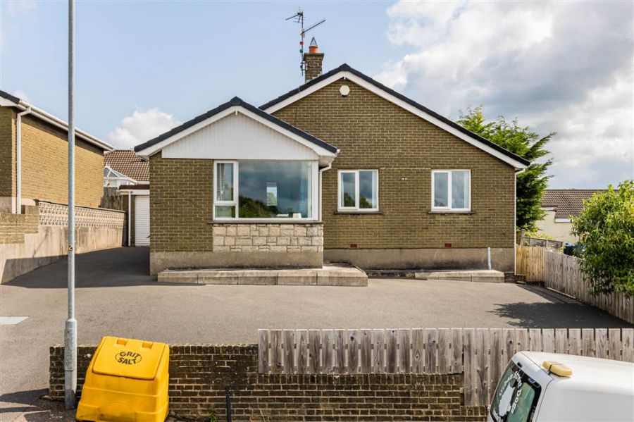 2 Monaville Close