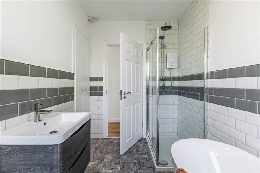 !!Fully Renovated!!, 6 Plantation Avenue