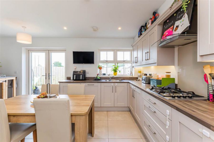 19 Woodbrook Manor