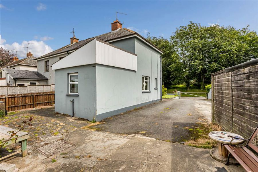 8 Lisburn Road