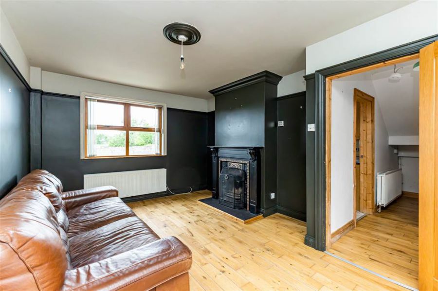10 Lisburn Road