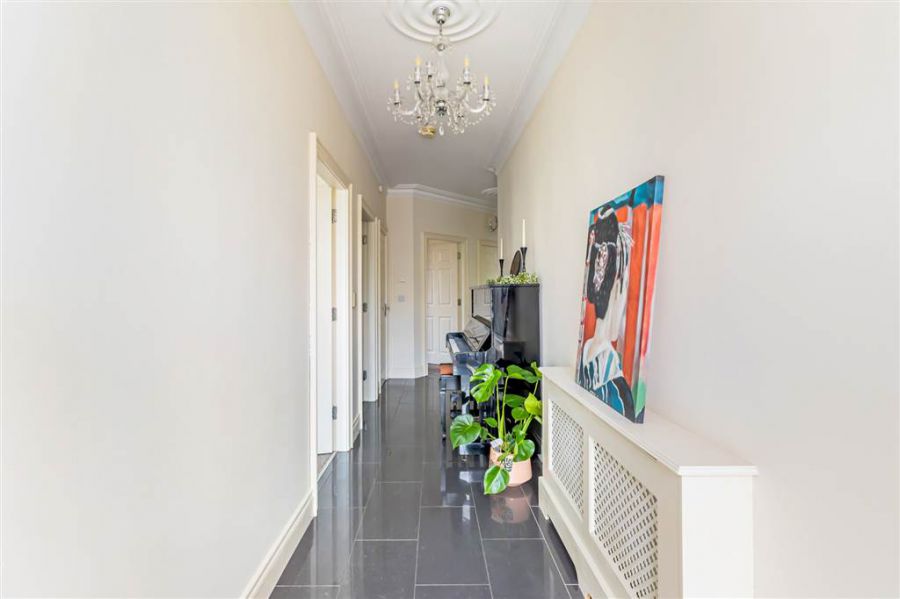 36 Lady Wallace Walk