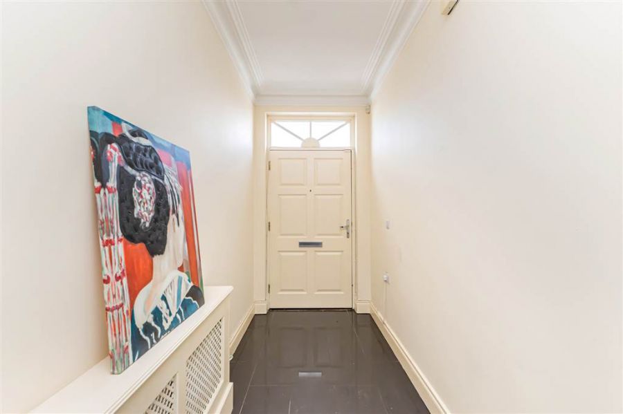 36 Lady Wallace Walk