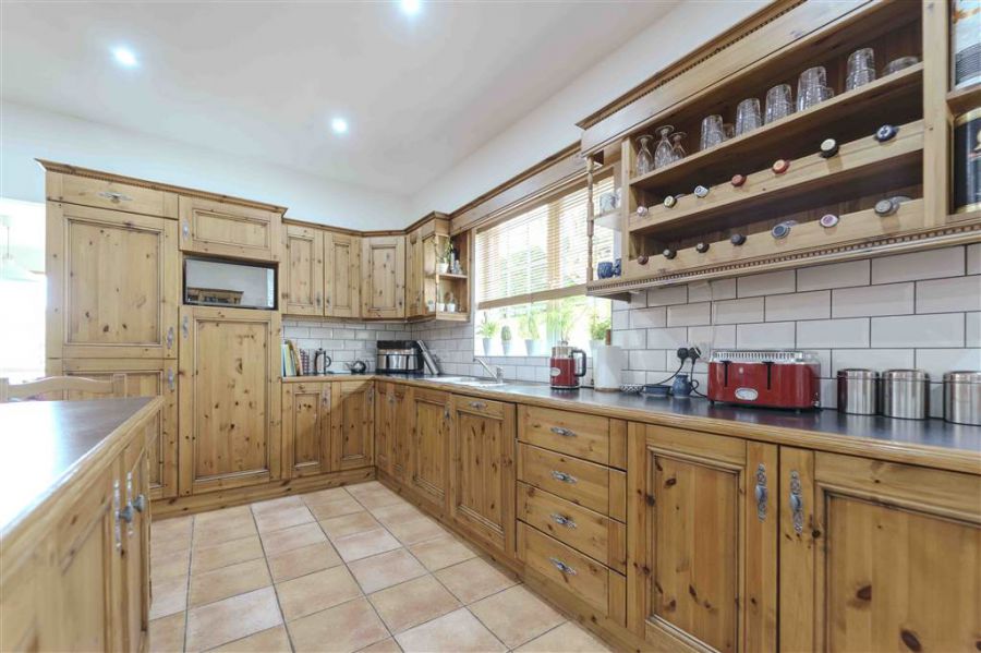 5 Rose Meadows