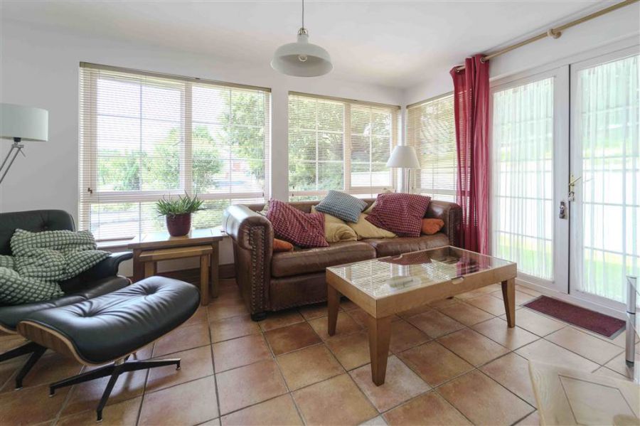 5 Rose Meadows