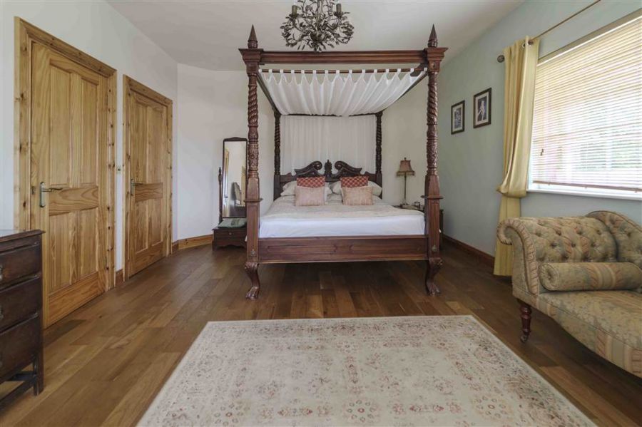 5 Rose Meadows
