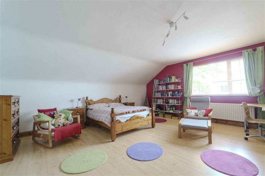5 Rose Meadows