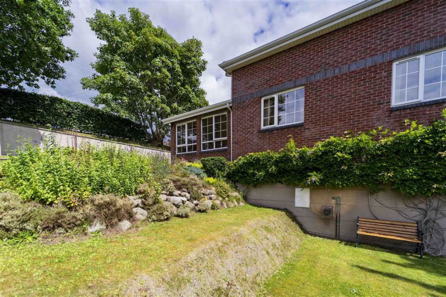 5 Rose Meadows