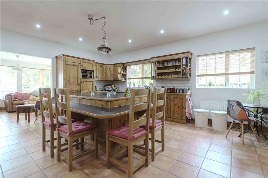 5 Rose Meadows