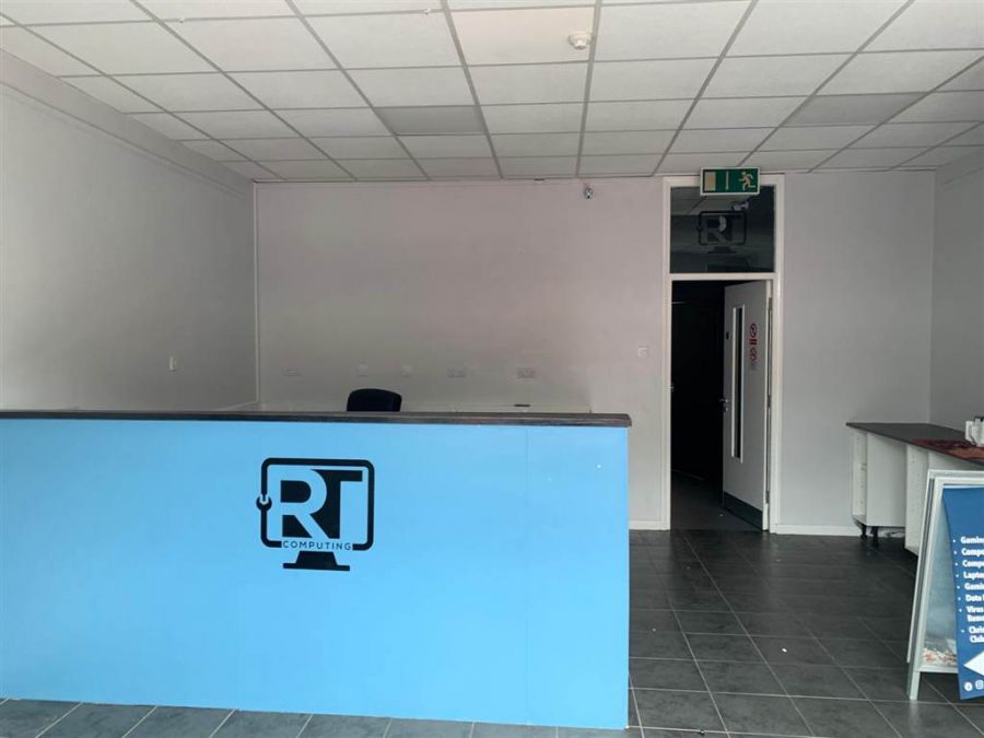SHOP/OFFICE, 8c Graham Gardens