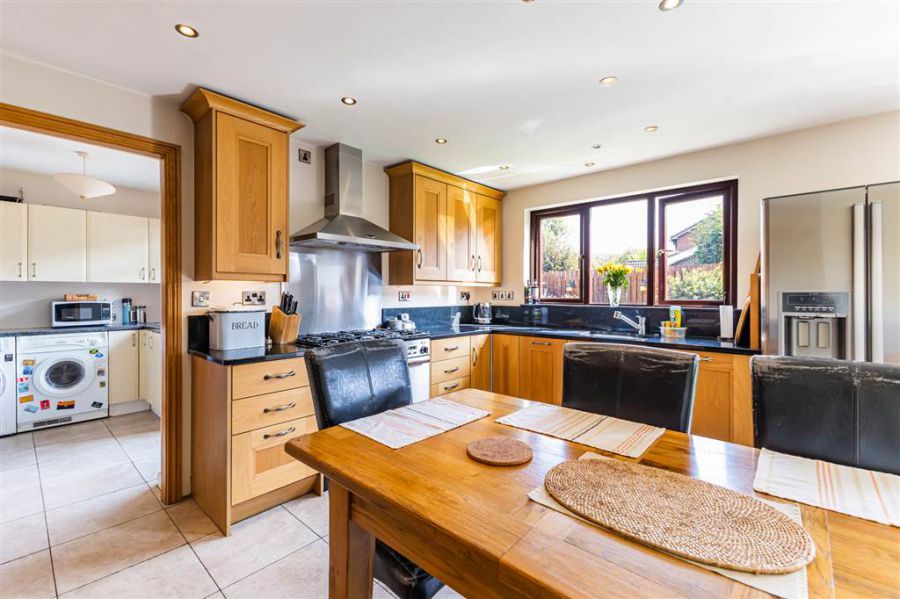61 Kirkwoods Park