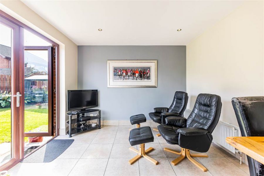 61 Kirkwoods Park