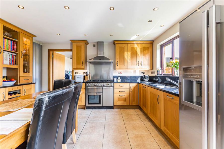 61 Kirkwoods Park