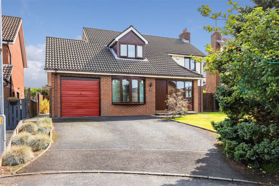 61 Kirkwoods Park
