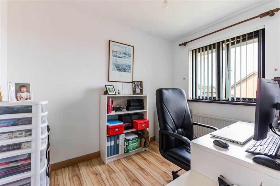 61 Kirkwoods Park