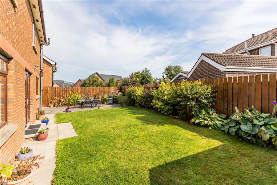 61 Kirkwoods Park