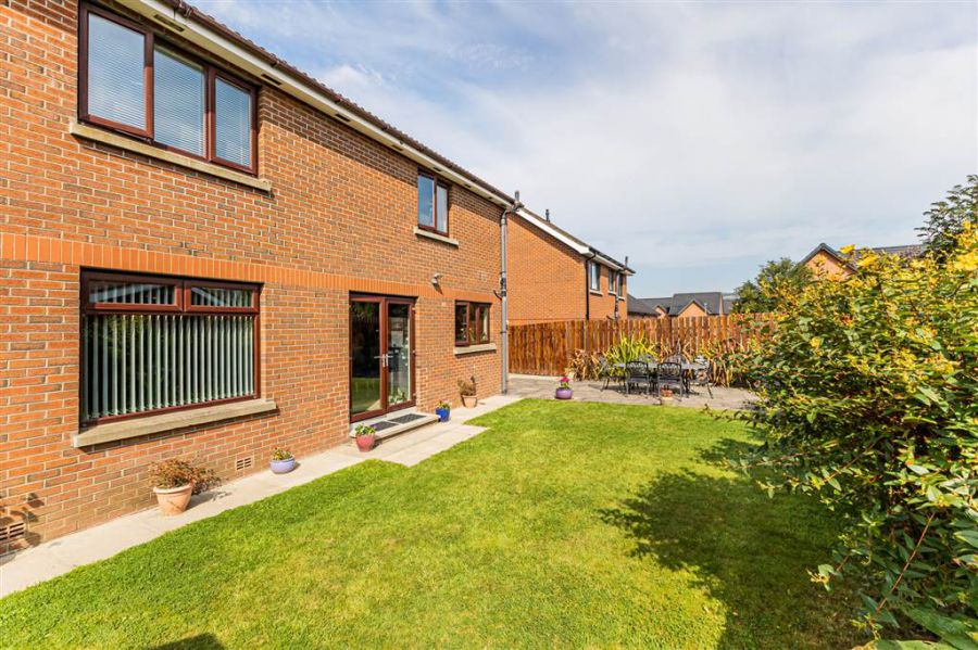 61 Kirkwoods Park