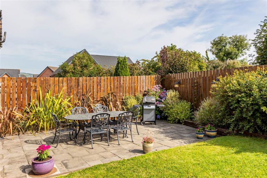 61 Kirkwoods Park