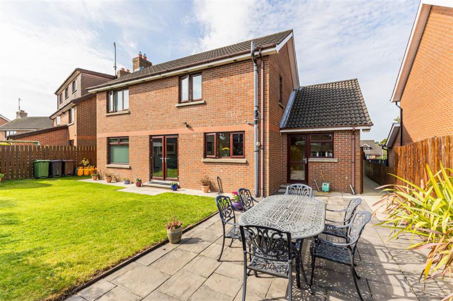 61 Kirkwoods Park