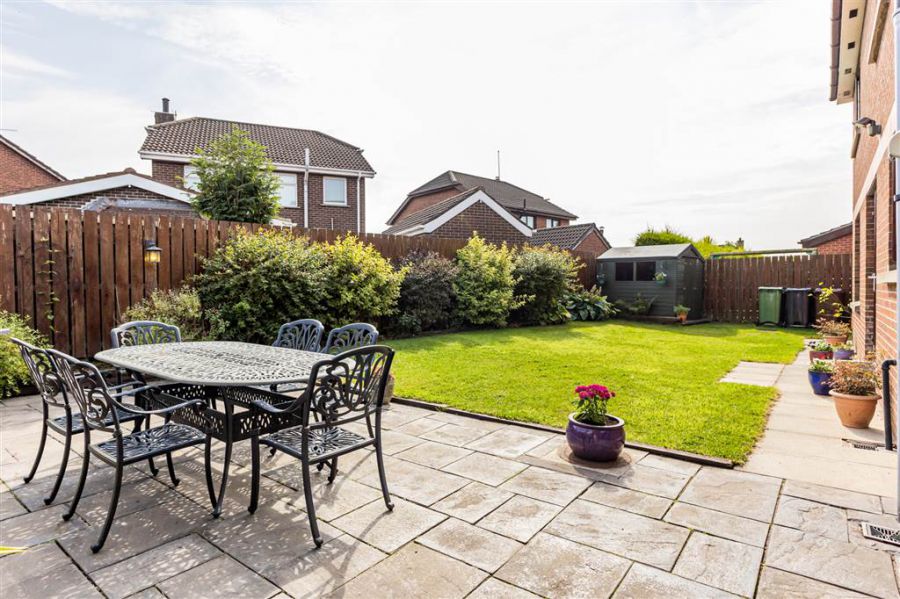 61 Kirkwoods Park
