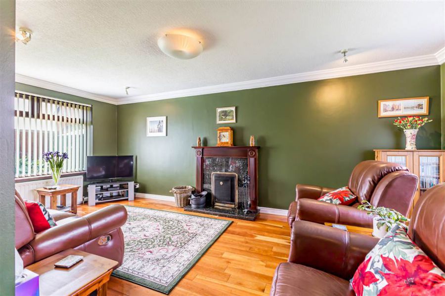 61 Kirkwoods Park
