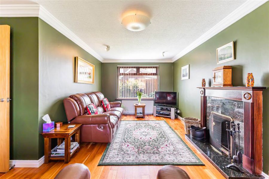 61 Kirkwoods Park