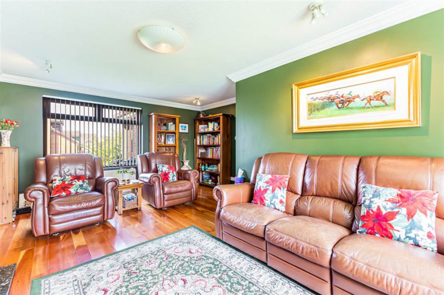 61 Kirkwoods Park