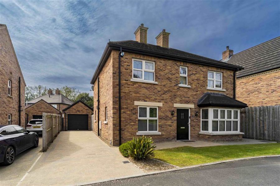 37 Belsize Meadows