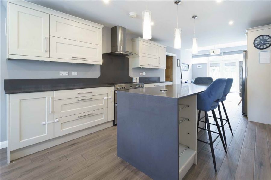 37 Belsize Meadows
