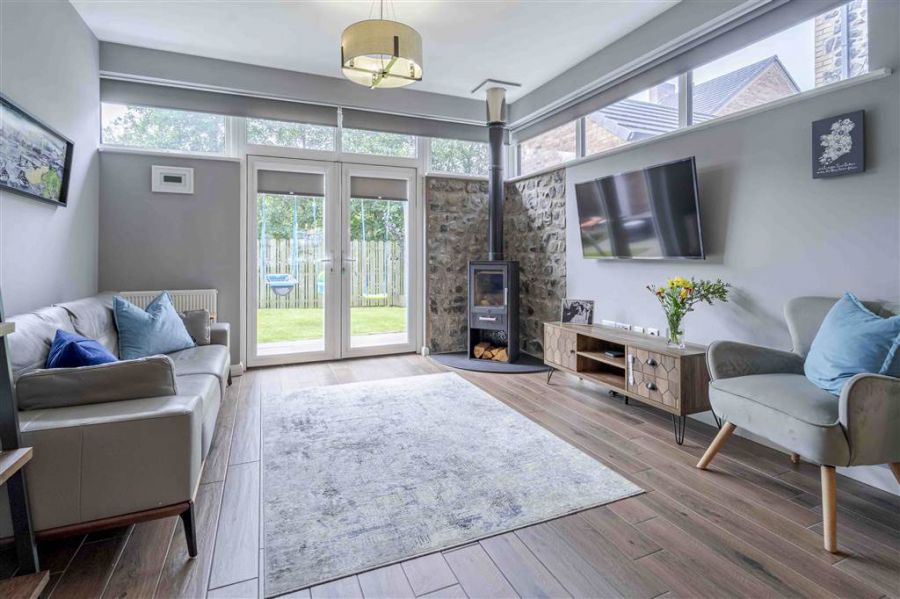 37 Belsize Meadows