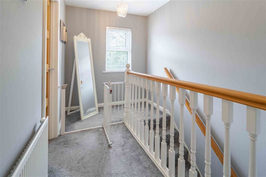 37 Belsize Meadows