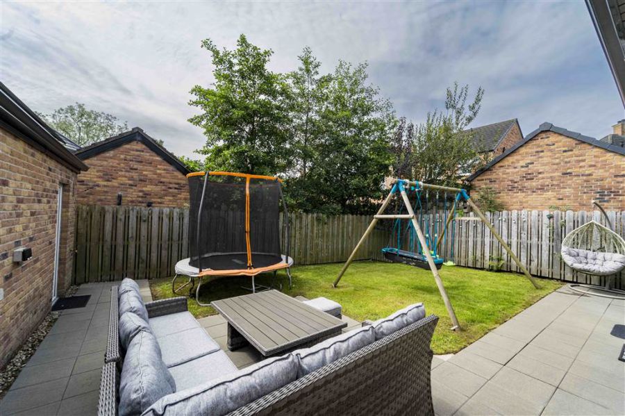 37 Belsize Meadows