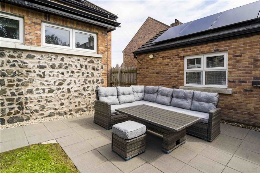 37 Belsize Meadows
