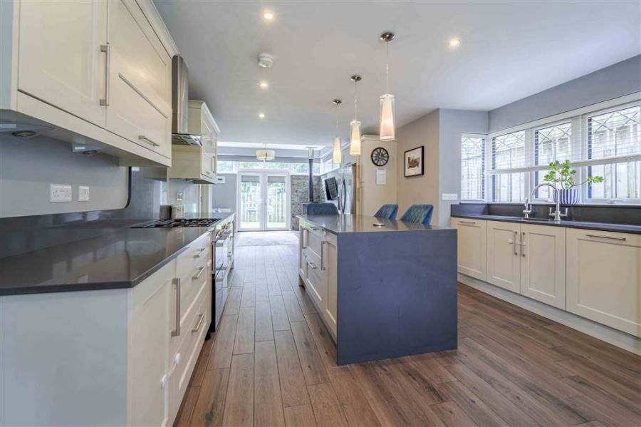 37 Belsize Meadows