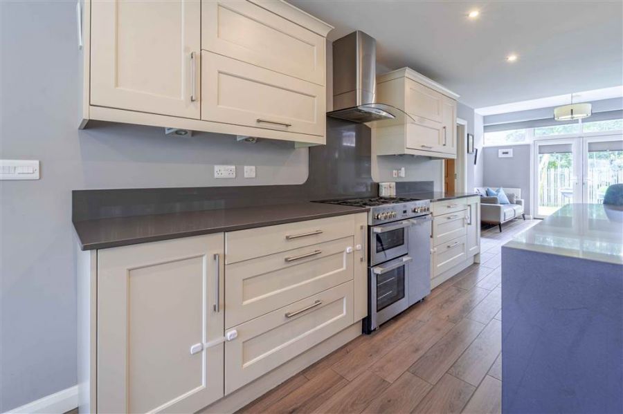 37 Belsize Meadows