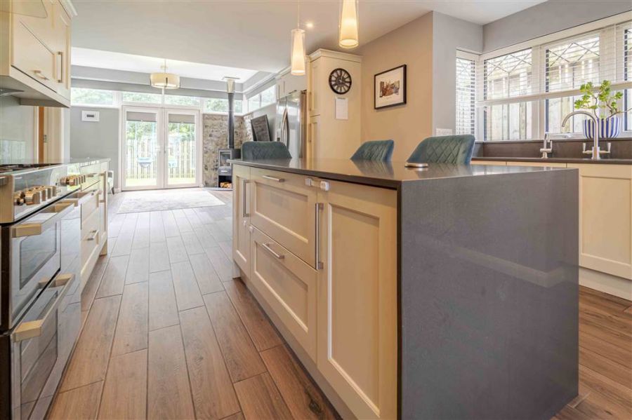 37 Belsize Meadows